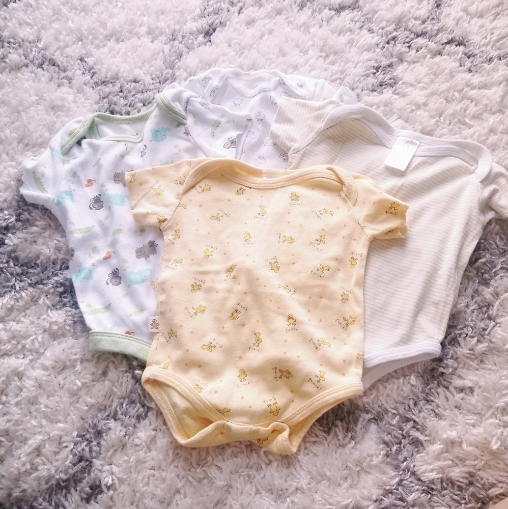 ✨2 for $15✨ 4 pack Onesies